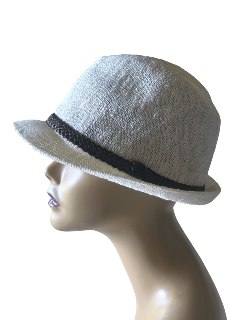 Open weave white fedora-style trilby featuring a dark braided leather Band NWOT